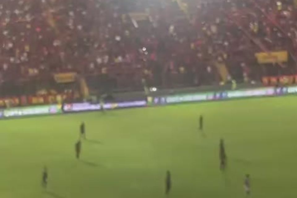 Após investimento milionário, Ilha do Retiro sofre apagão no clássico entre Sport e Náutico