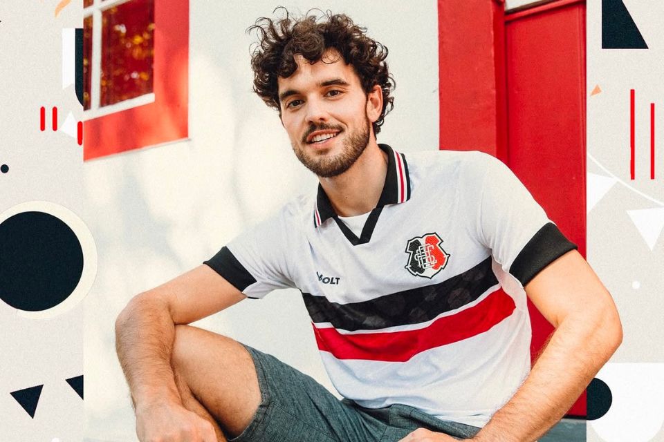 Santa Cruz lança uniforme com referência ao frevo