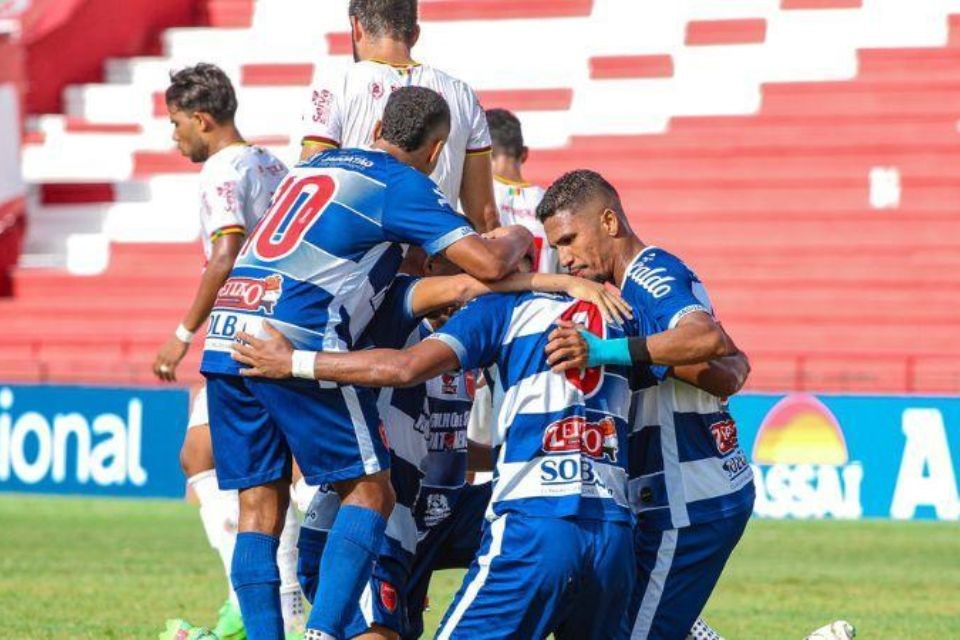 Jaguar ainda sonha com vaga nas quartas de final após vitória sobre o Petrolina