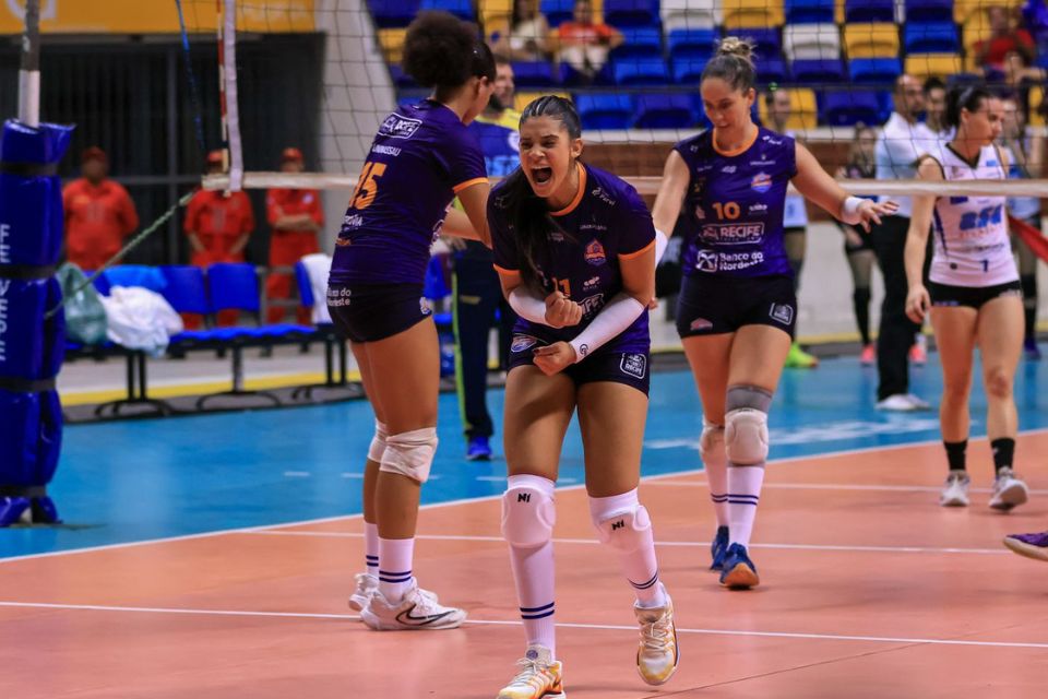 A ponteira Mayra tem sido peça fundamental para o time