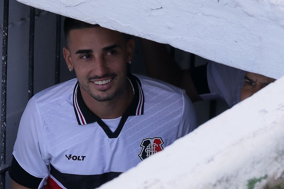 Thiago Galhardo admite que SAF foi decisiva para acerto com o Santa Cruz

