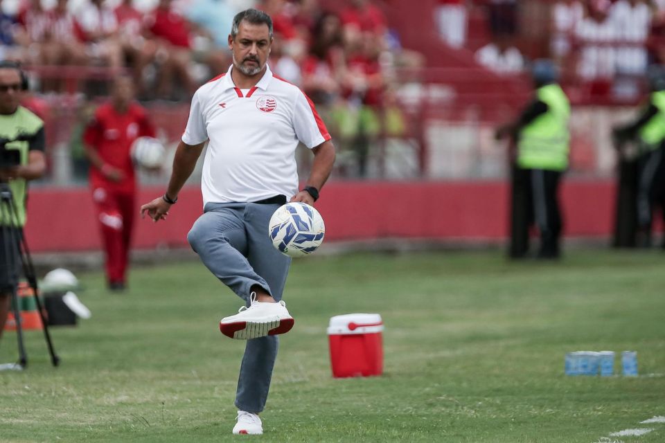 Marquinhos Santos já tentou contratar o jogador em duas outras ocasiões