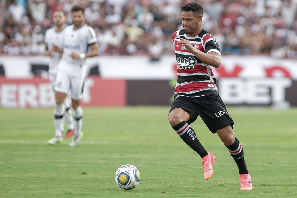 Em baixa, Gilvan acerta rescisão e deixa o Santa Cruz