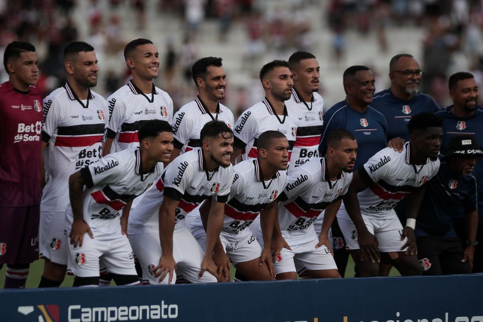 Santa Cruz visita Maguary em confronto na Arena de Pernambuco