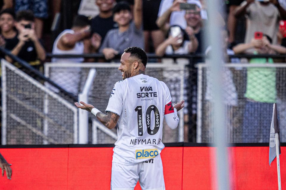 Neymar fez seu segundo gol no retorno ao Santos/Raul Baretta / Santos