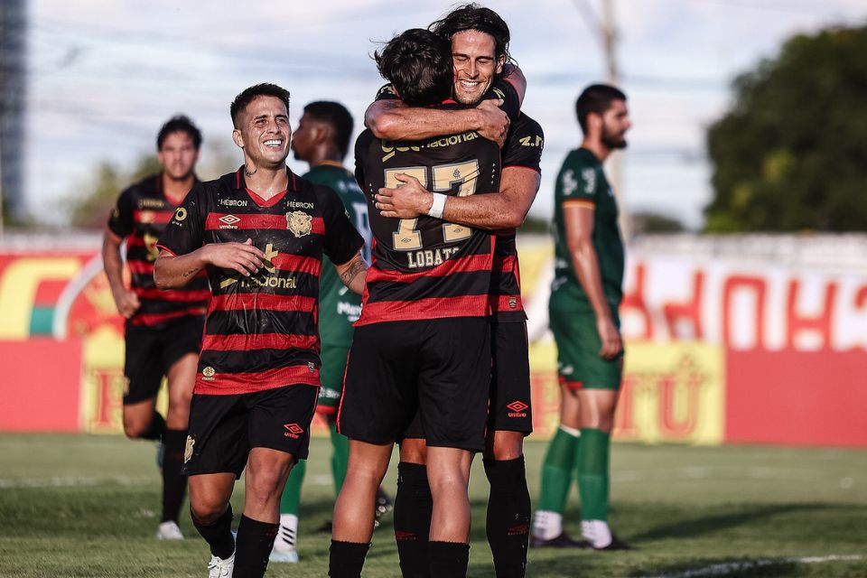 Leão vem de vitória contra o Petrolina no Pernambucano