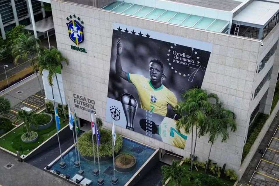 A CBF se refere &agrave;s cr&iacute;ticas feitas por Ronaldo na carta p&uacute;blica divulgada na noite de segunda-feira/Joilson Marconne/CBF