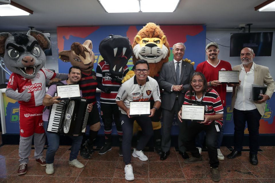 Durante o evento, tamb&eacute;m foi lan&ccedil;ada a m&uacute;sica Nossa Bandeira &eacute; a Paz/Rafael Vieira/FPF