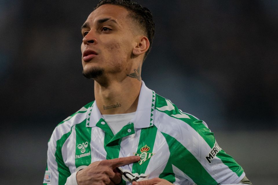 Antony soma três gols e duas assistências em seis jogos com a camisa do Betis