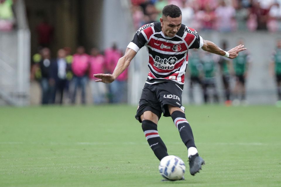 Com tempo para ajustes, Santa Cruz mira evolução no elenco tricolor