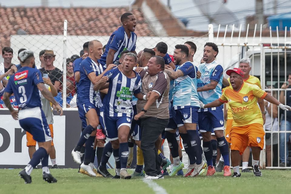 Gol do decisão no empate contra o Santa Cruz