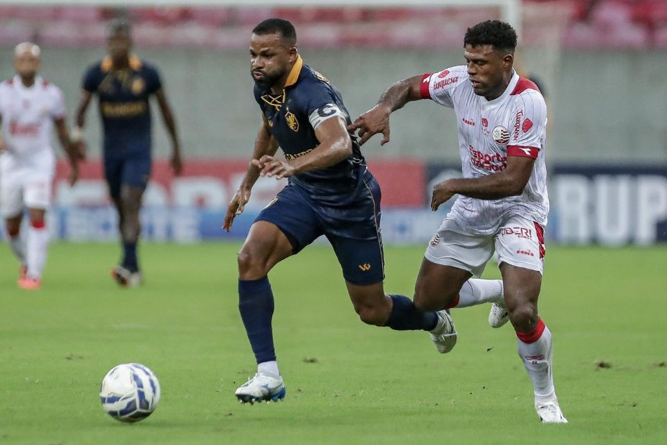 Retrô venceu o Náutico por 1 a 0, em partida pela primeira fase do Pernambucano