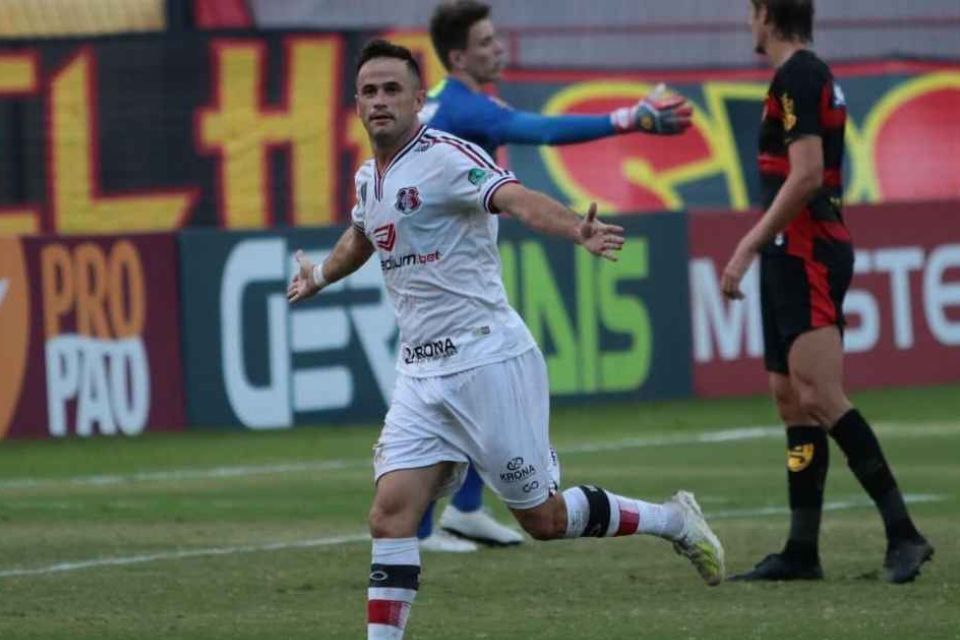 Em 2020, o Santa Cruz eliminou o rival Sport do Pernambucano