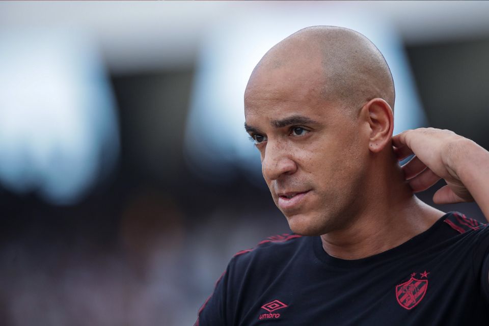 Pepa encara seu 3ª clássico à frente do Sport