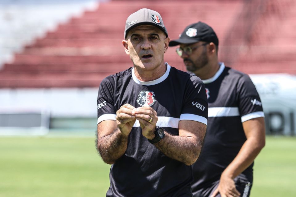 Treinador do Santa Cruz deve manter a base do time titular