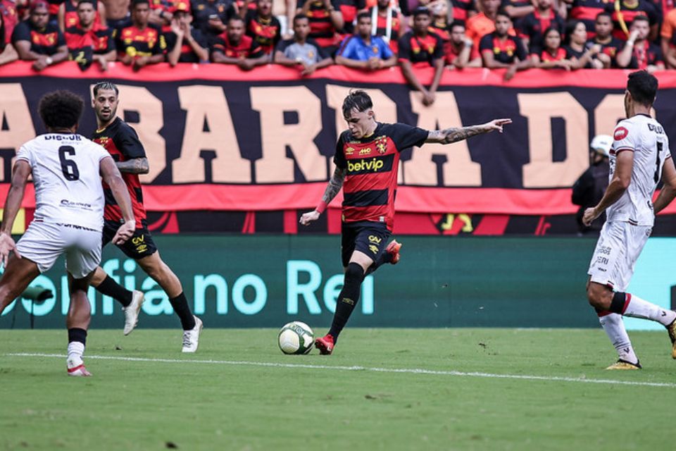 Barletta e Fabricio Domínguez são alguns dos remanescentes no Sport da última temporada