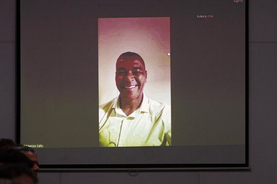 Pentacampeão Cafu, sócio do projeto, participou de forma remota