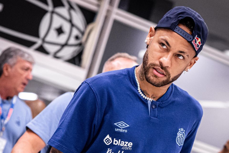 Neymar recebeu diversas críticas por não ter ajudado a equipe no clássico contra o Timão