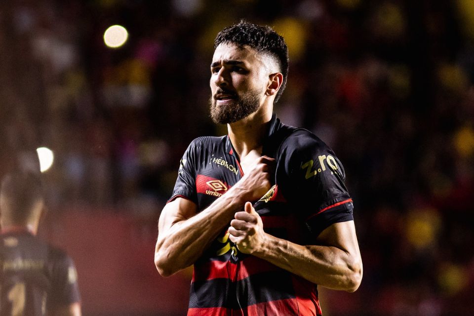 João Silva marcou seu primeiro gol pelo Sport no Clássico das Multidões