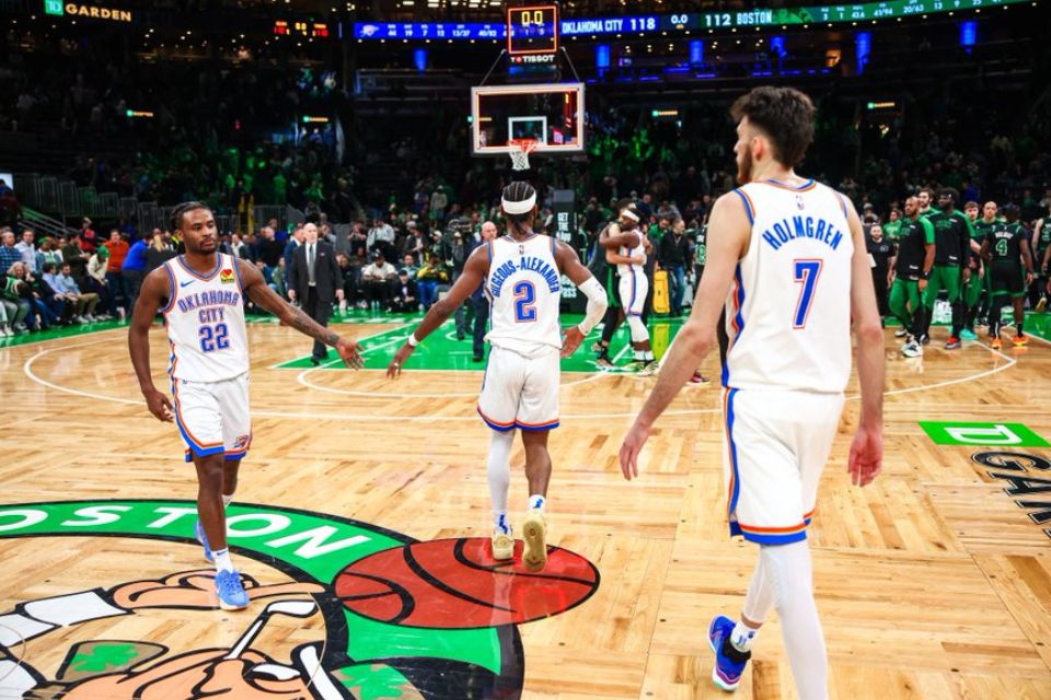 O resultado positivo ainda rendeu a primeira vaga no Oeste para os playoffs