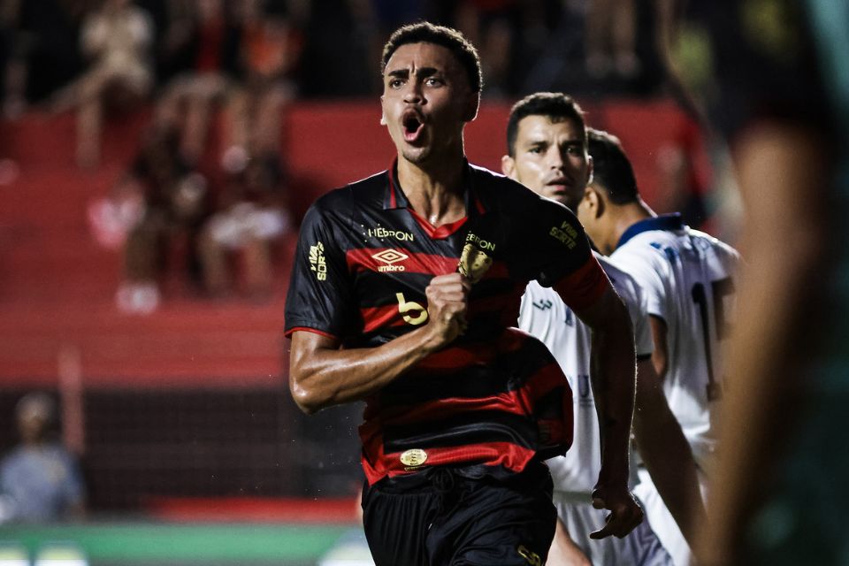 Ajul chegou a marcar um gol no Pernambucano 2025, diante do Retrô