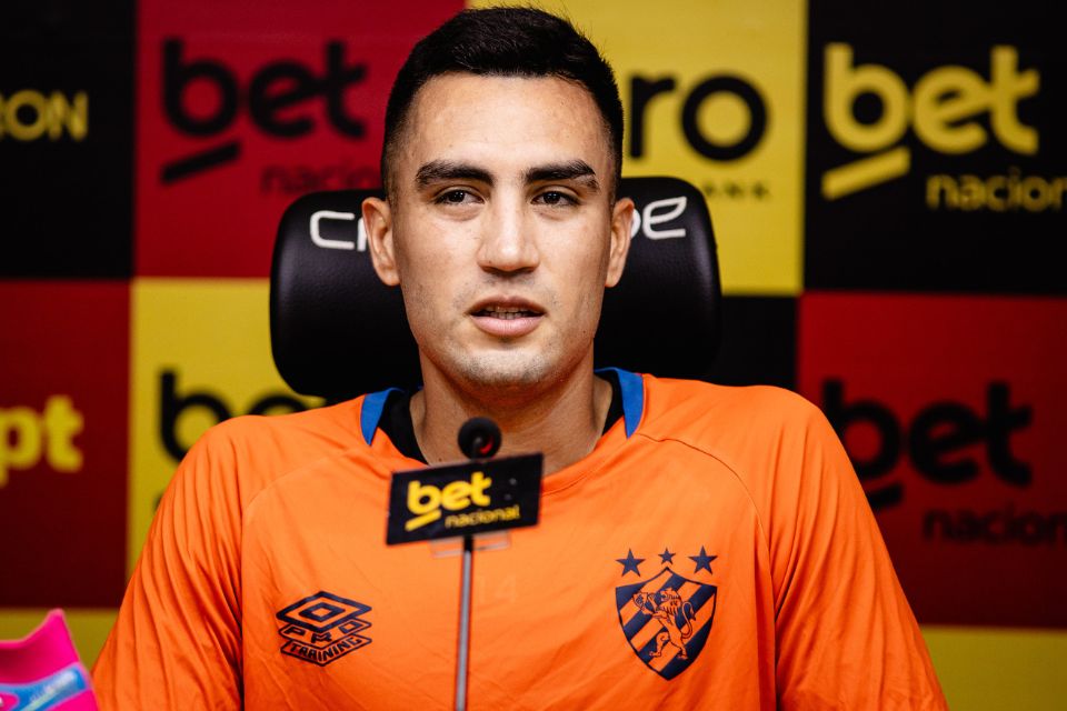 Foi de Rivera a assistência para o gol de Paciência no Clássico das Multidões