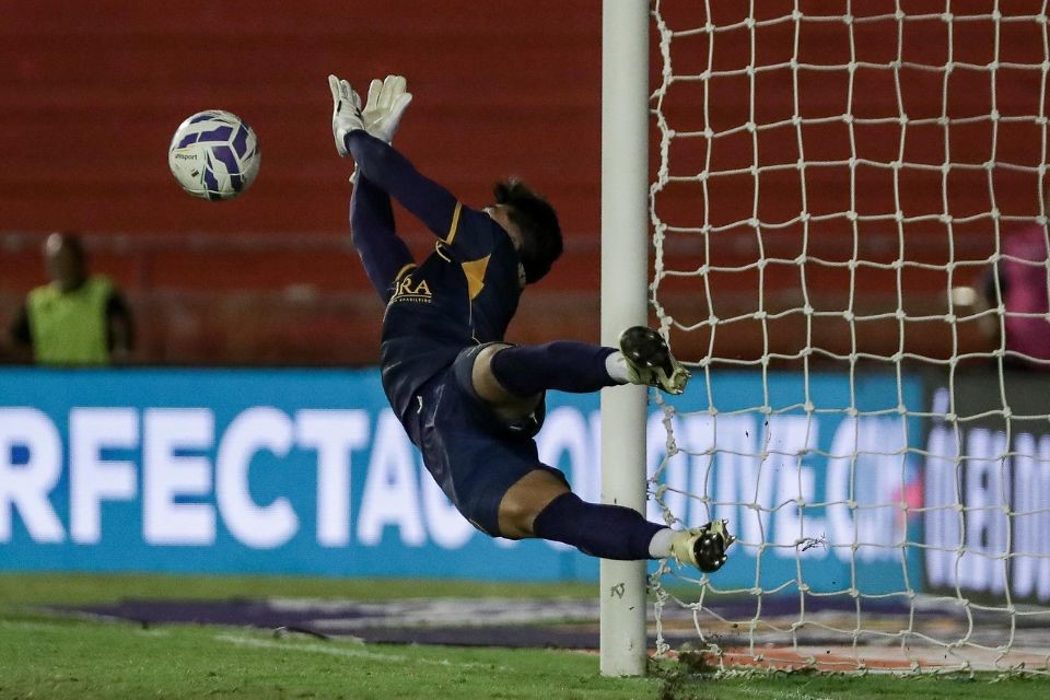 Fabian Volpi vem brilhando nas últimas disputas de pênaltis da Fênix