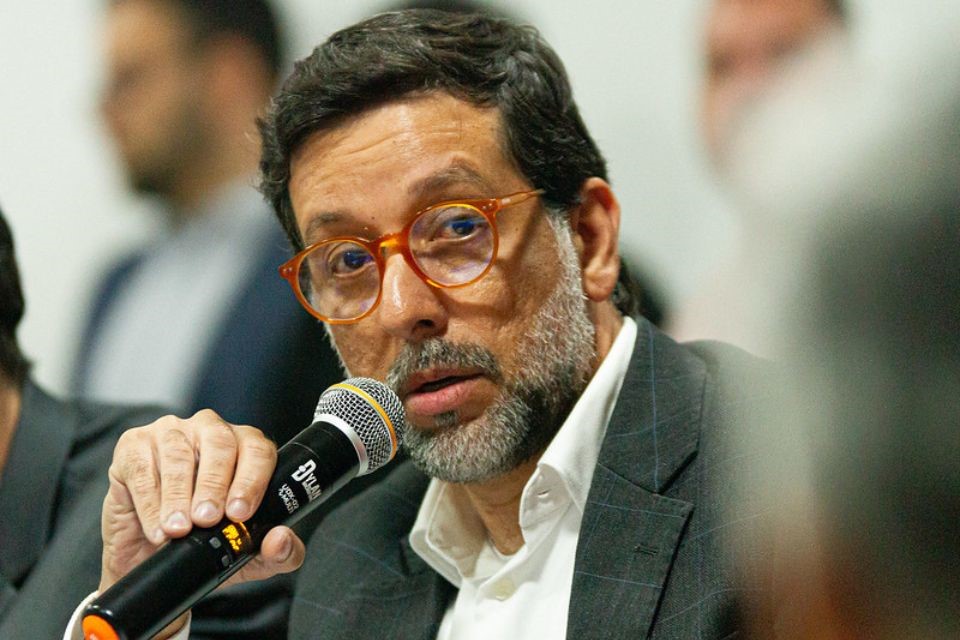 Presidente do Náutico esclarece pontos da proposta vinculante da SAF alvirrubra