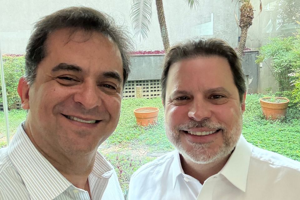 O Santa Cruz e os investidores da Cobra Coral Participações S/A estão envolvidos no processo de revisão de contratos