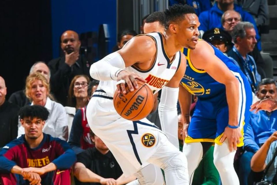Westbrook fez um triple-double na vitória sobre o Golden State