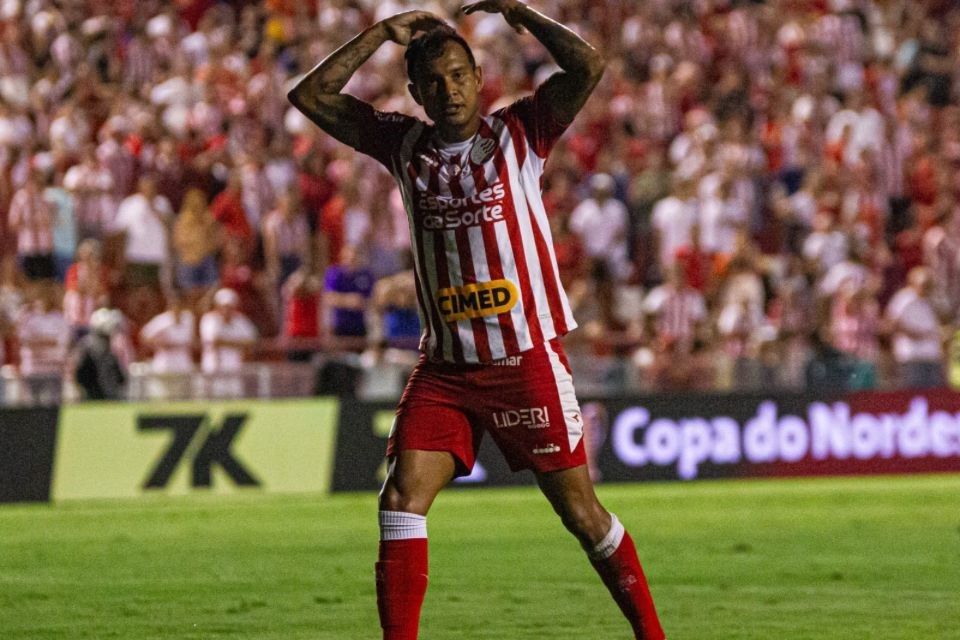 Vinícius destacou importância do torcedor em triunfo alvirrubro