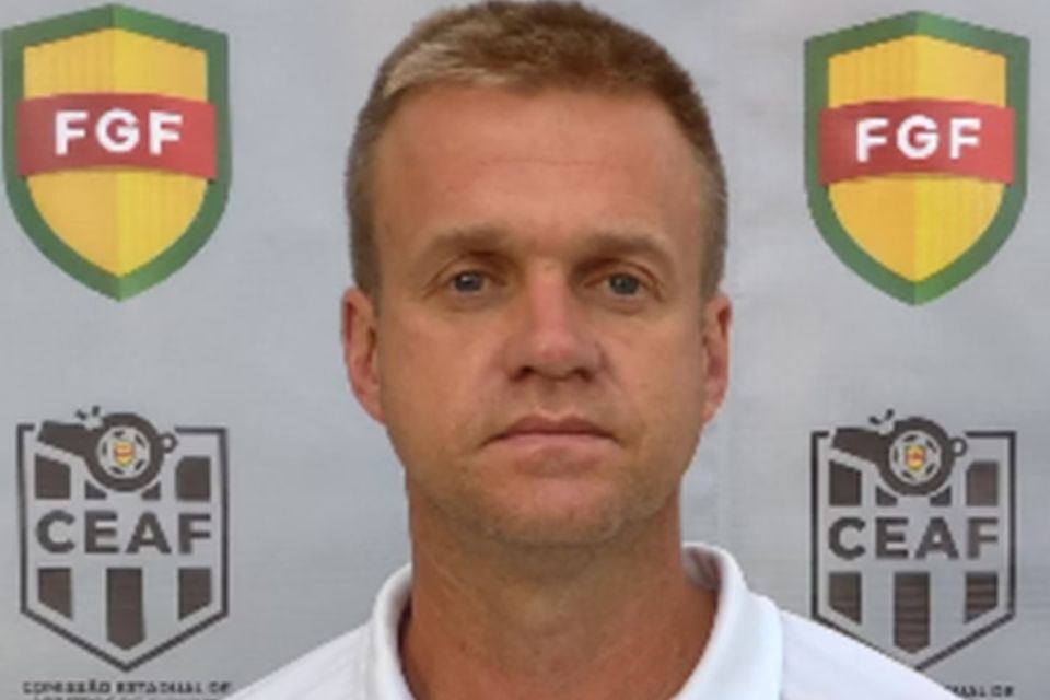 O assistente de arbitragem Claiton Timm, da Federa&ccedil;&atilde;o Ga&uacute;cha de Futebol, foi afastado/Reprodu&ccedil;&atilde;o