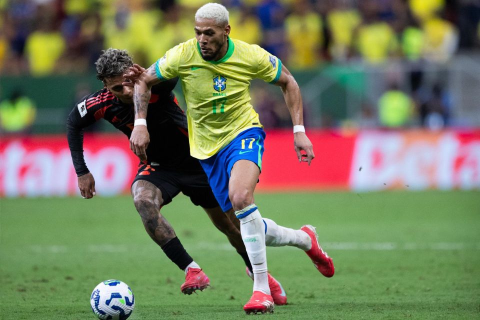 Joelinton pode entrar de titular contra Argentina