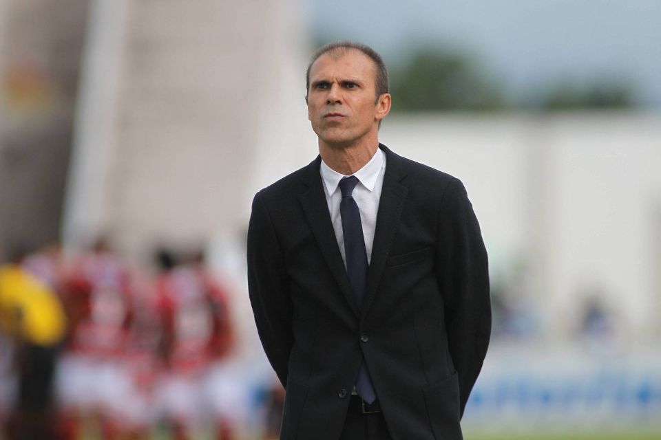 Ex-Santa e Sport, treinador chega para assumir equipe ap&oacute;s a sa&iacute;da de Evaristo Piza/Ant&ocirc;nio Melcop / Santa Cruz FC