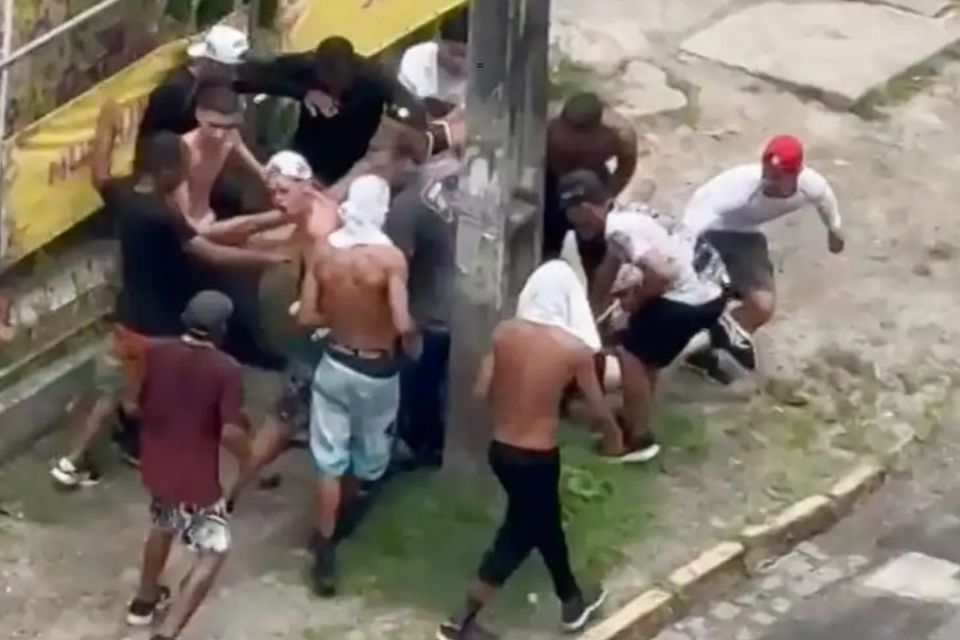 Imagens de violência chocaram os usuários das redes sociais