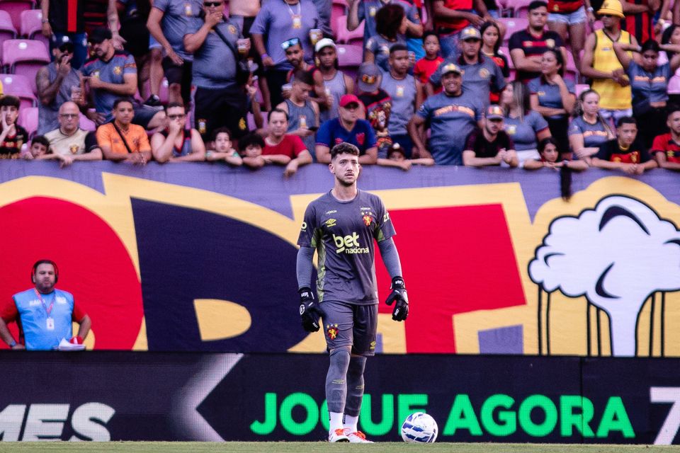 Caíque França destacou força da torcida do Sport na Ilha do Retiro