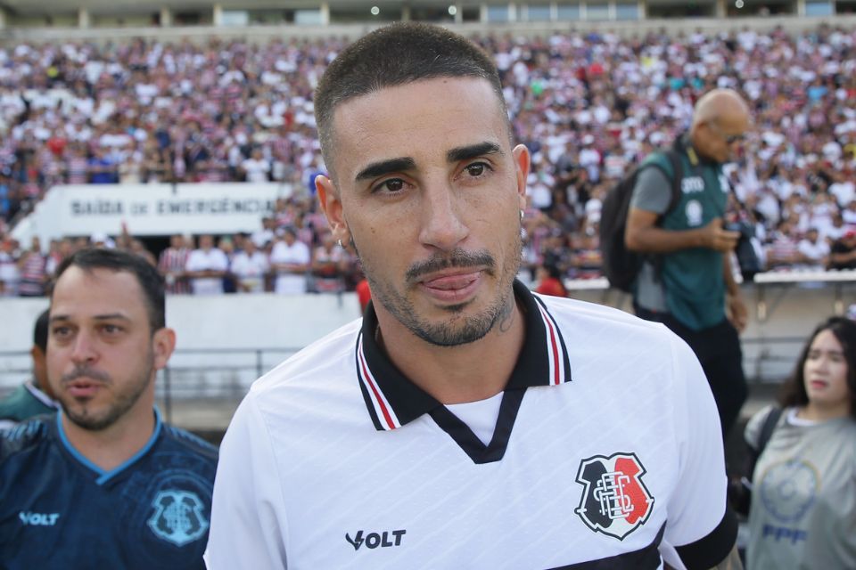 Thiago Galhardo se envolveu em polêmica nos últimos dias ao ameaçar influenciador do Sport