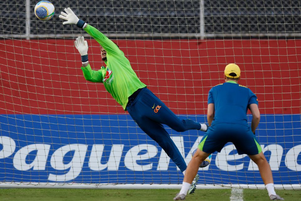 A superstição de Ederson tem dado certo
