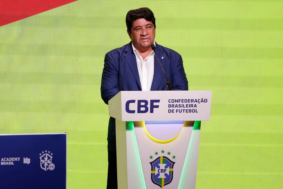 Outro ponto destacado na reportagem s&atilde;o os reajustes salariais a presidentes das federa&ccedil;&otilde;es estaduais ao longo do mandato de Ednaldo/Rafael Ribeiro/CBF