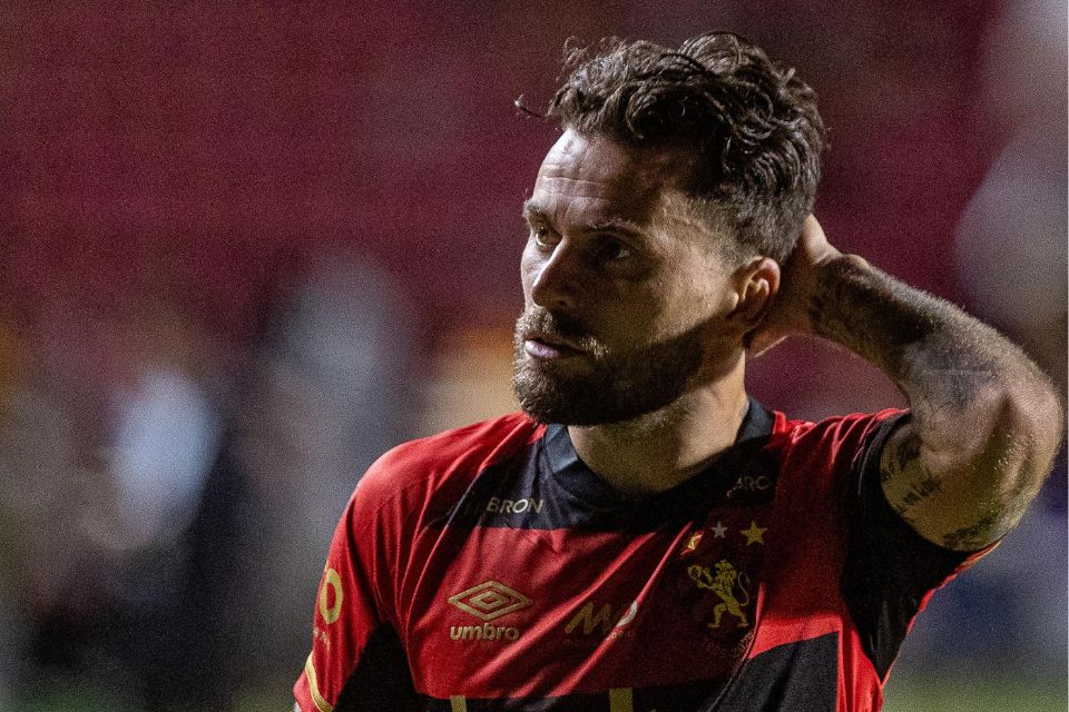 Indignado, Lucas Lima faz críticas à arbitragem em derrota do Sport