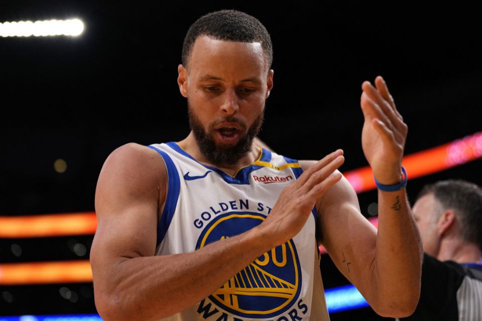 Com Curry, os Warriors querem seguir embalados até os Playoffs