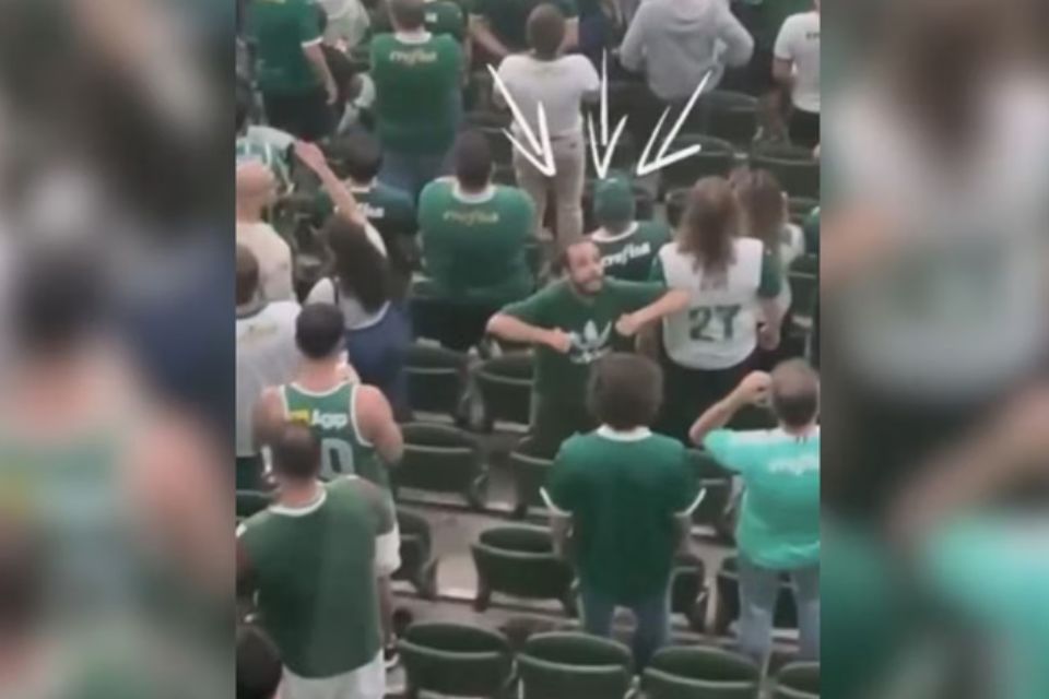 Em vídeos que circulam nas redes sociais, é possível ver um torcedor fazendo gestos imitando um macaco