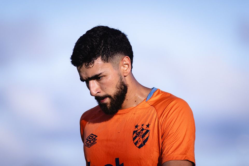 João Silva é um dos titulares na defesa do Sport