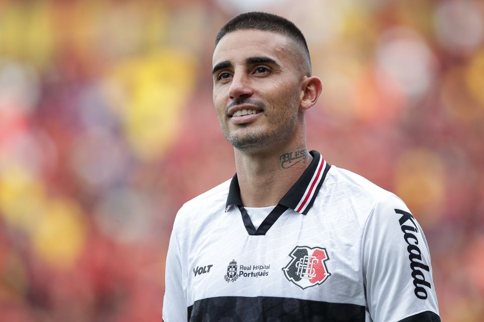 Thiago Galhardo ainda não marcou gol pelo Santa Cruz