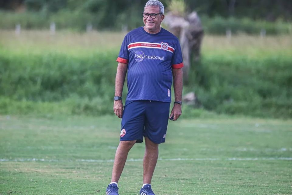 Hélio dos Anjos busca o acesso para a Série B em sua quinta passagem pelo Náutico