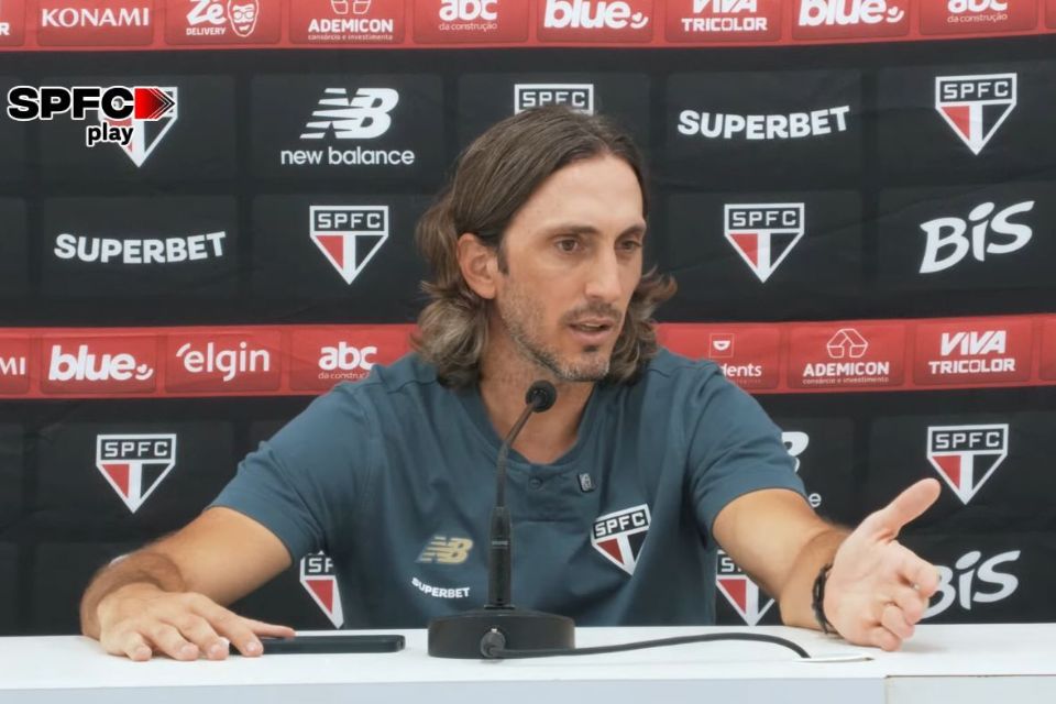 Zubeldía interpelou jornalista durante coletiva após empate contra o Botafogo