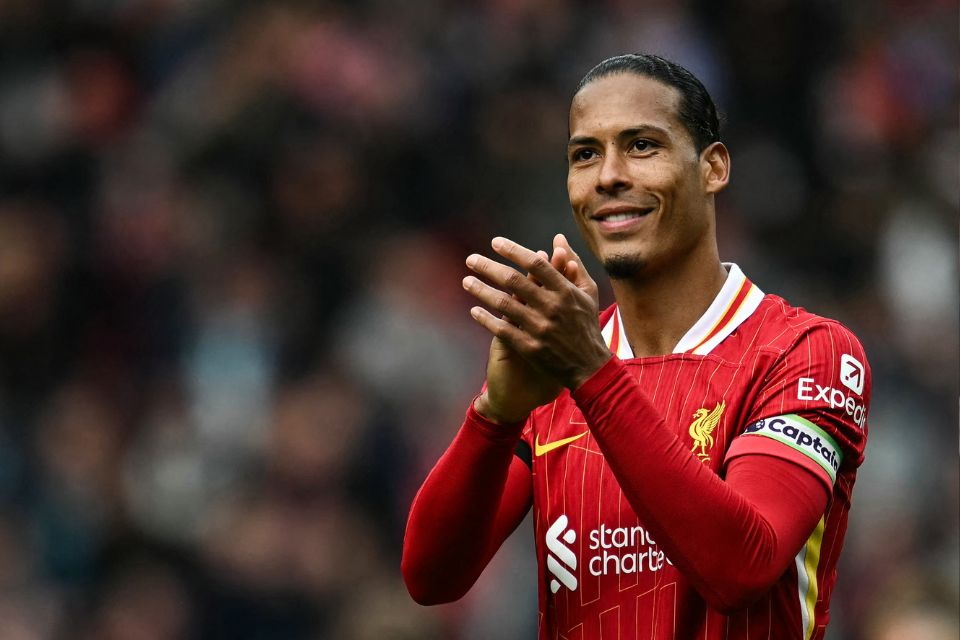 Van Dijk renovou por mais dois anos