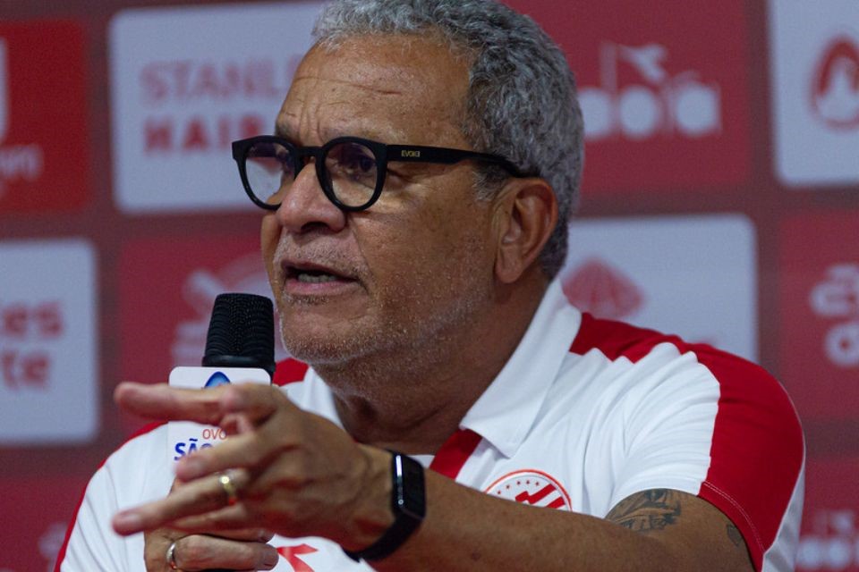 Hélio dos Anjos projetou foco no acesso em seu retorno ao Náutico