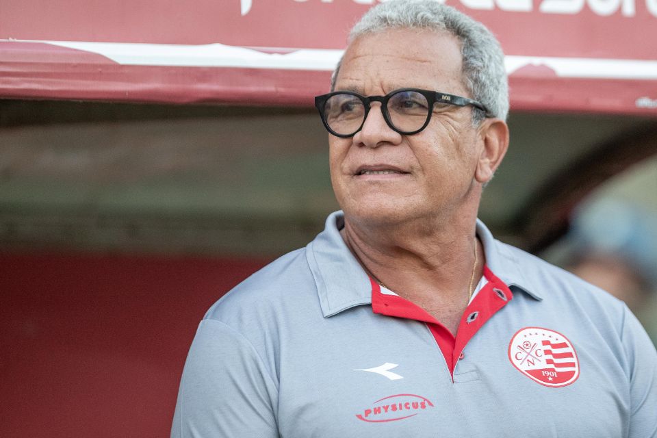 Hélio dos Anjos empatou com o Botafogo-PB em seu retorno ao Timbu