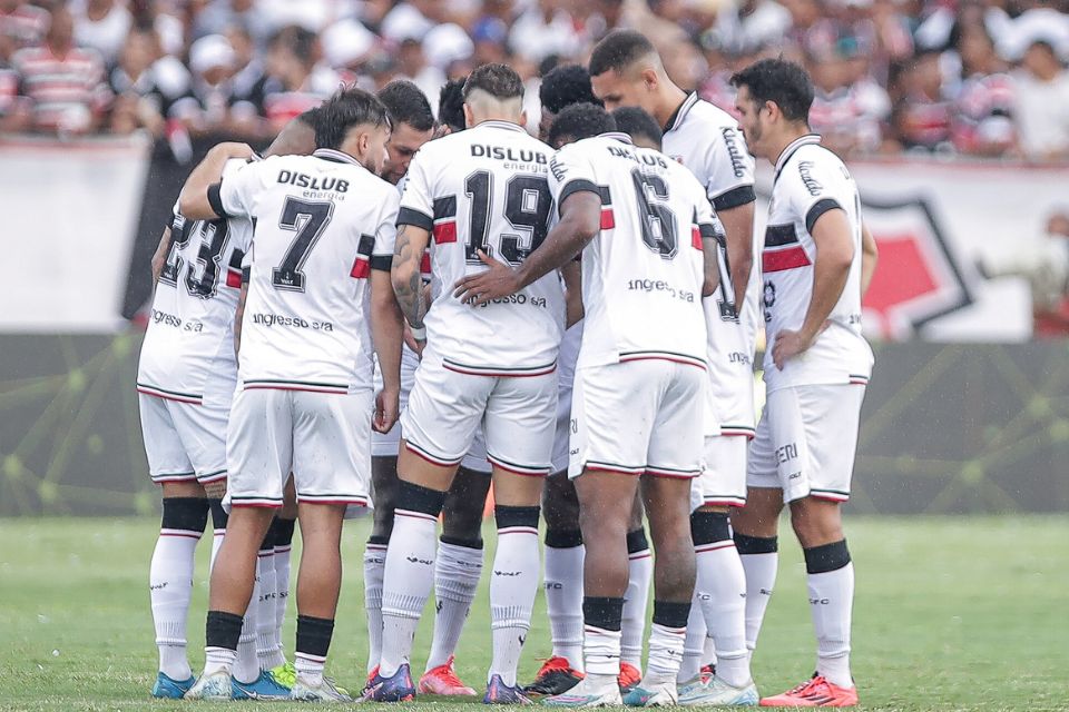 A Cobra Coral e o Galo da Borborema se enfrentam no estádio Amigão